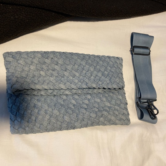 HAUTE SHORE Blue Crossbody Bag with Textured Design - Picture 4 of 5